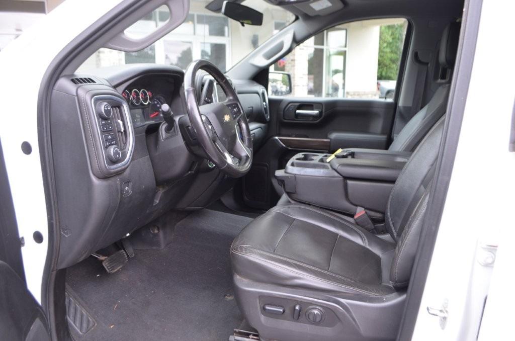 Chevrolet Silverado photo 17