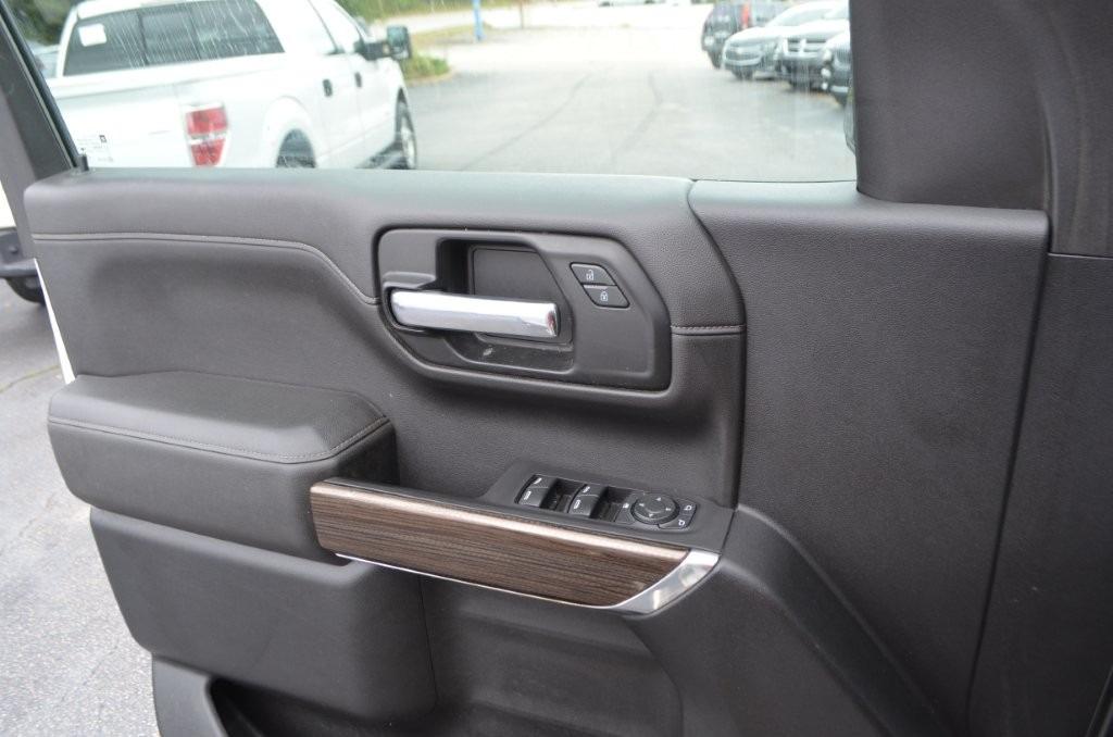 Chevrolet Silverado photo 20