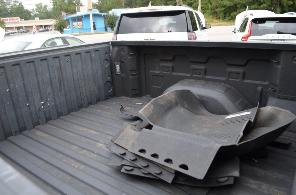 Chevrolet Silverado photo 11