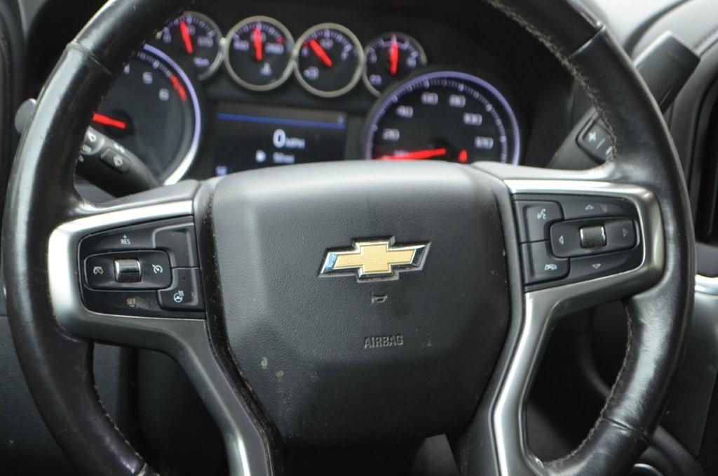 Chevrolet Silverado photo 13