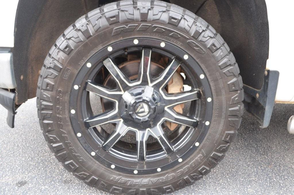 Chevrolet Silverado photo 21