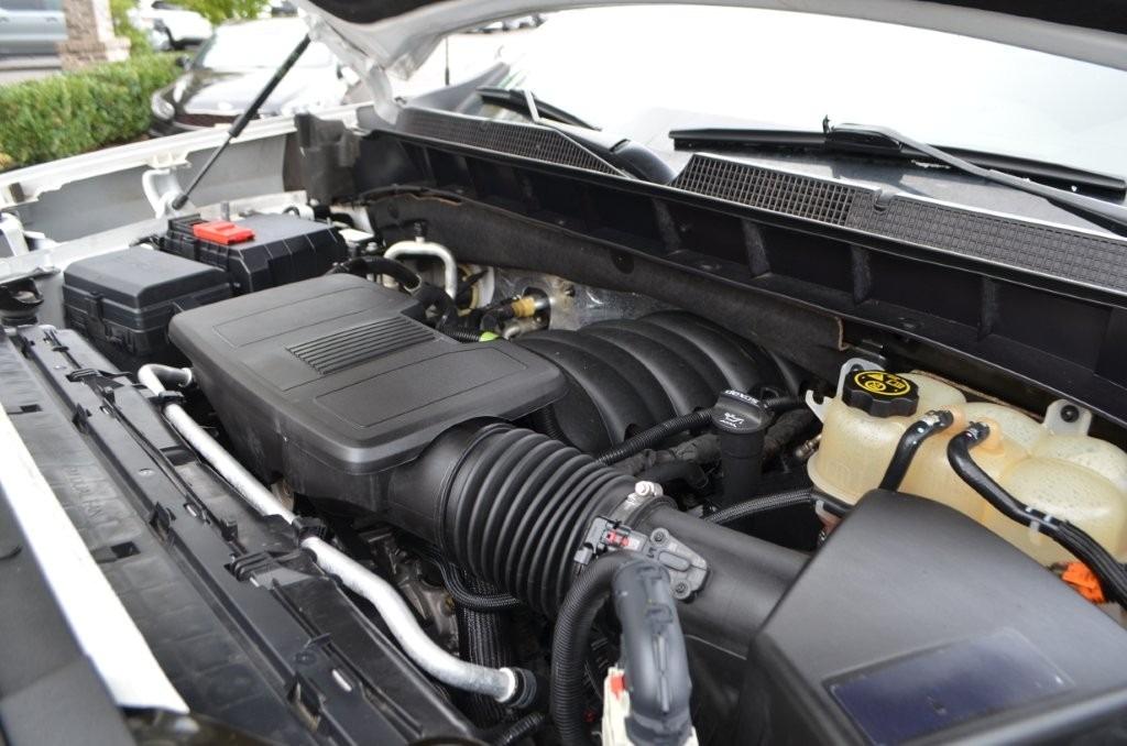 Chevrolet Silverado photo 22