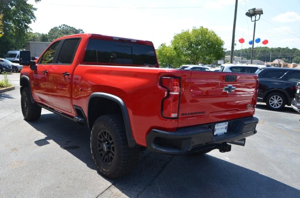 Chevrolet Silverado 2500 photo 3