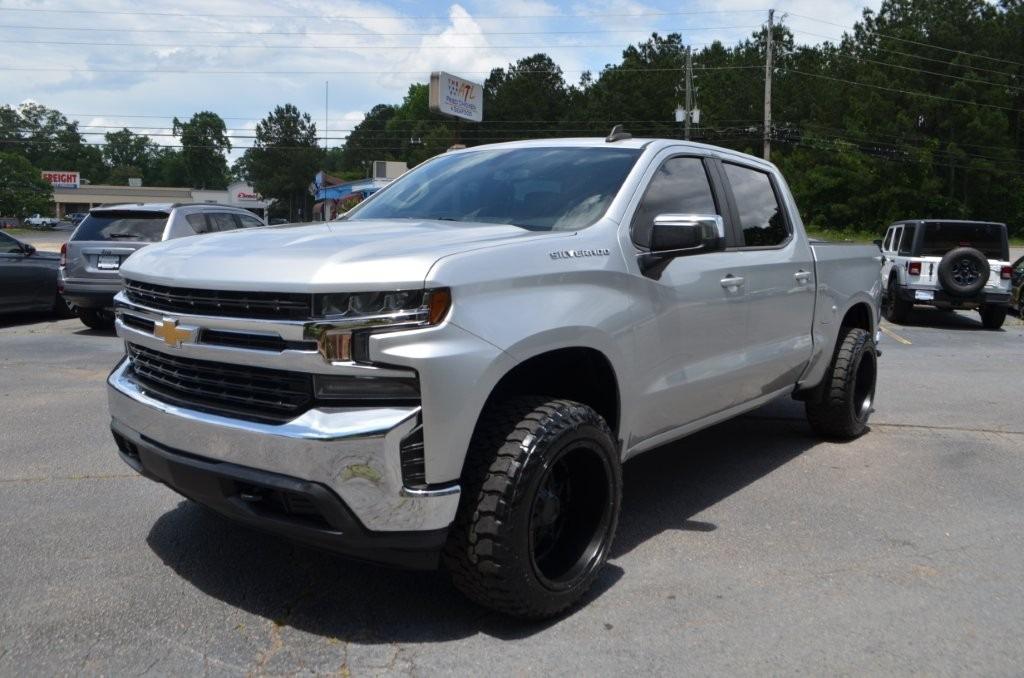 2019 Chevrolet Silverado 1500 LT 4X4 Crew Cab Short Box's photo