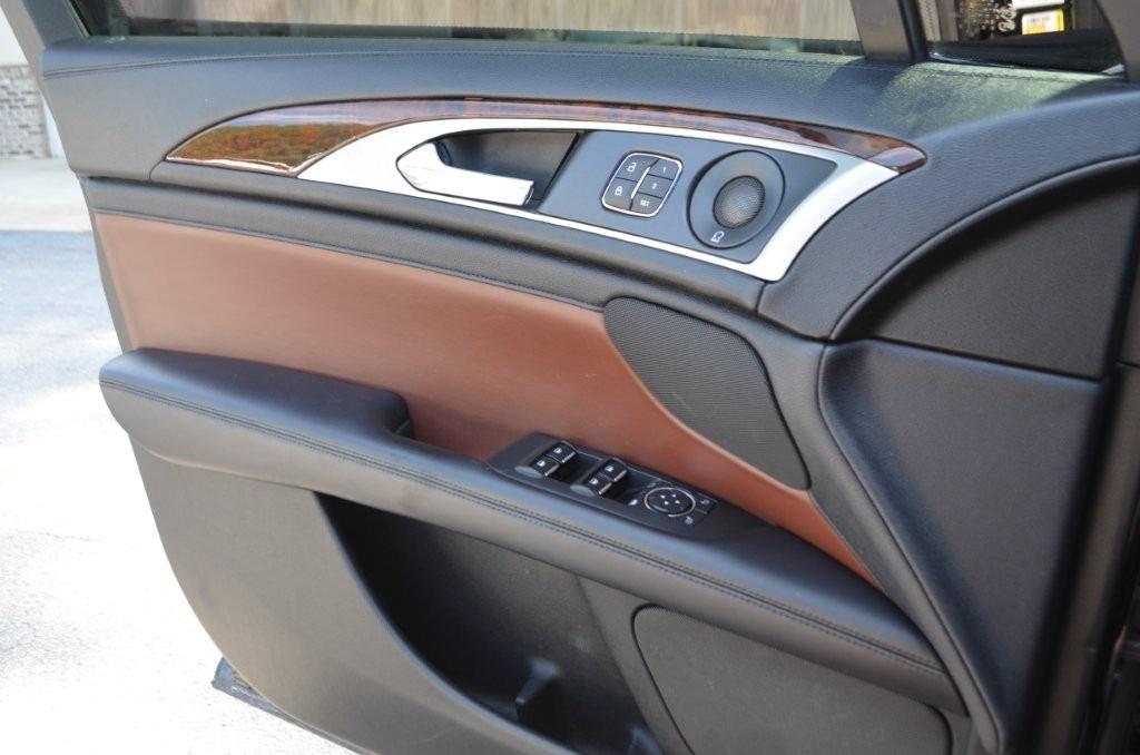Lincoln MKZ photo 22