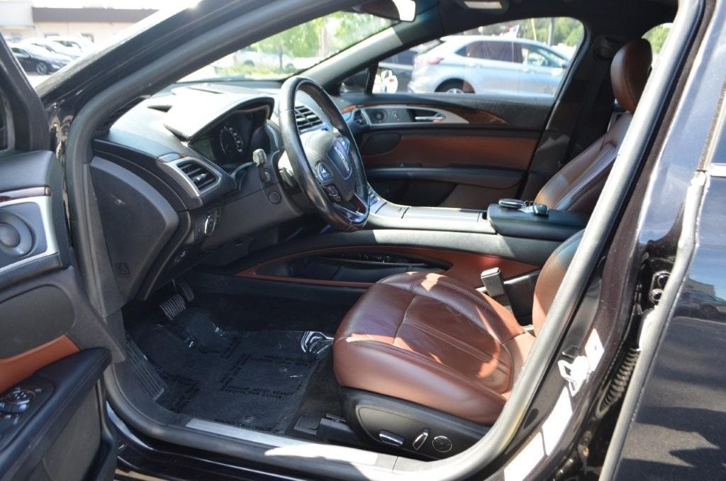 Lincoln MKZ photo 20