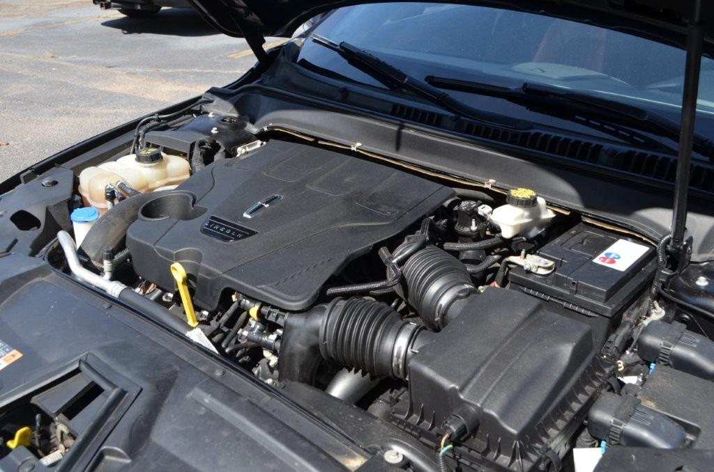 Lincoln MKZ photo 24