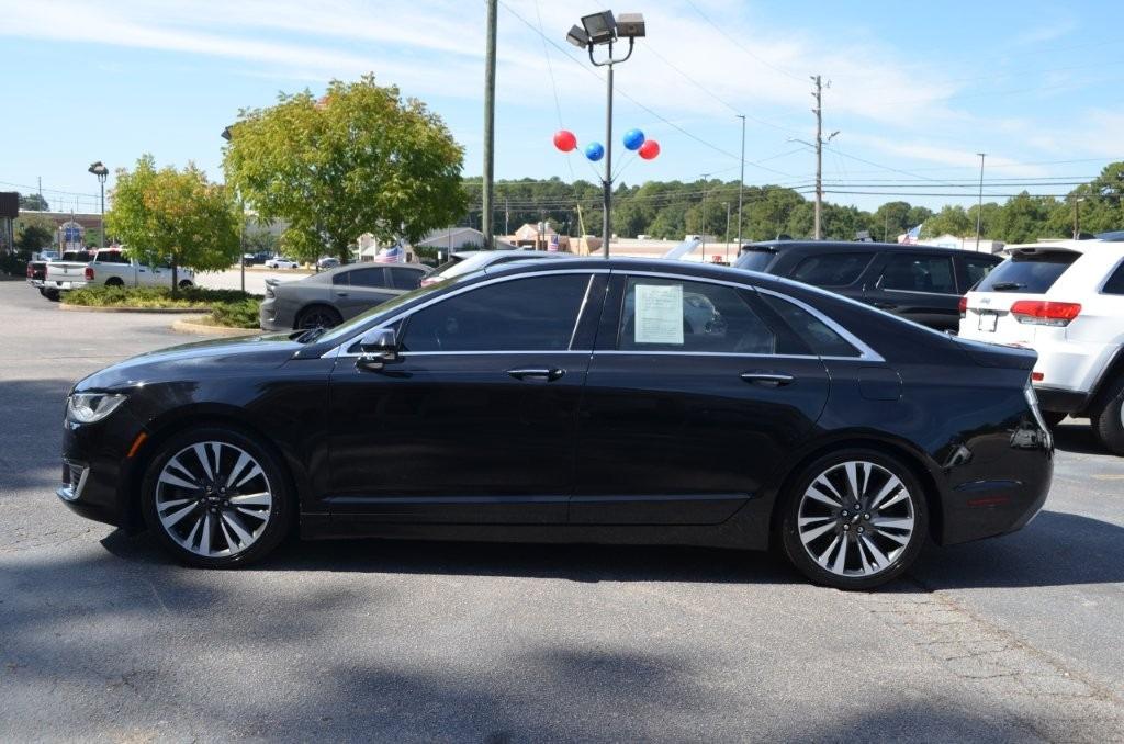 Lincoln MKZ photo 2