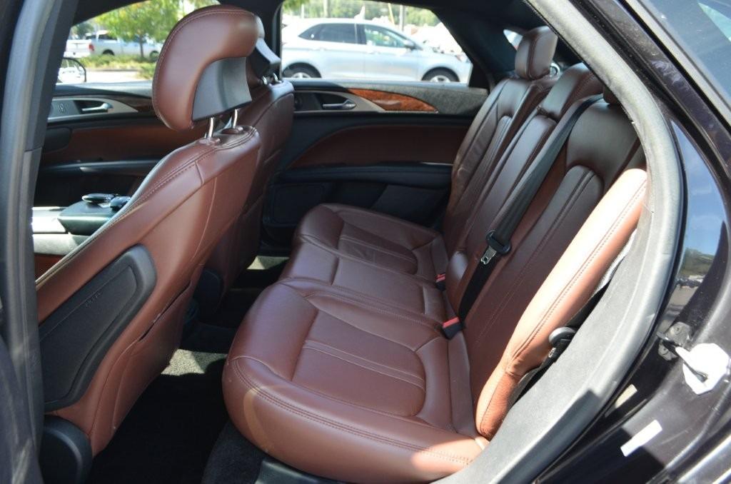 Lincoln MKZ photo 13