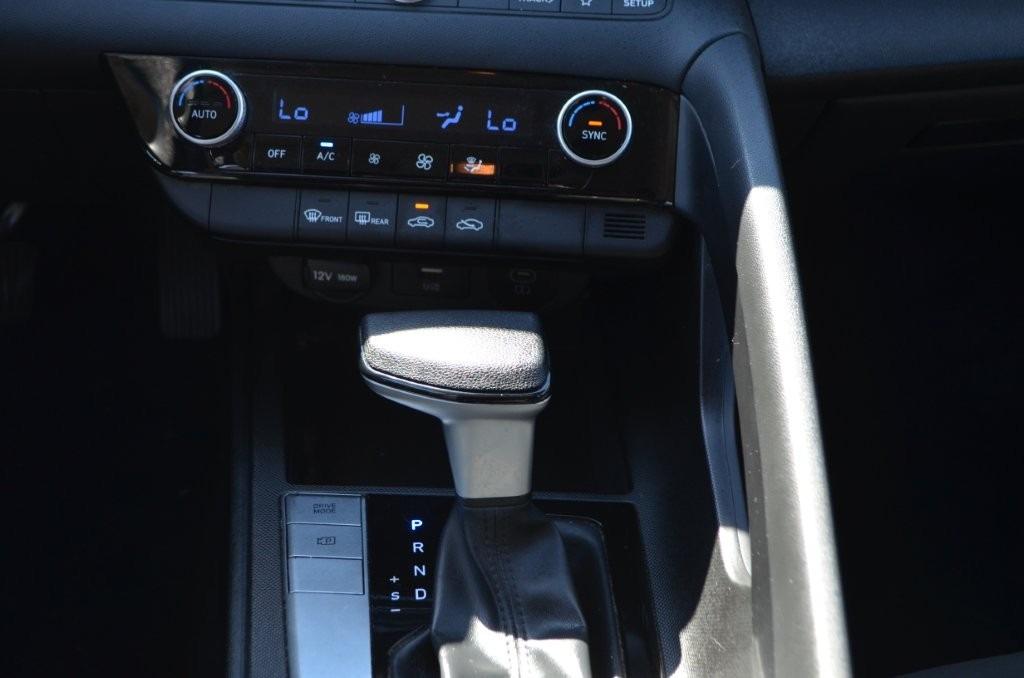 Hyundai Elantra photo 14
