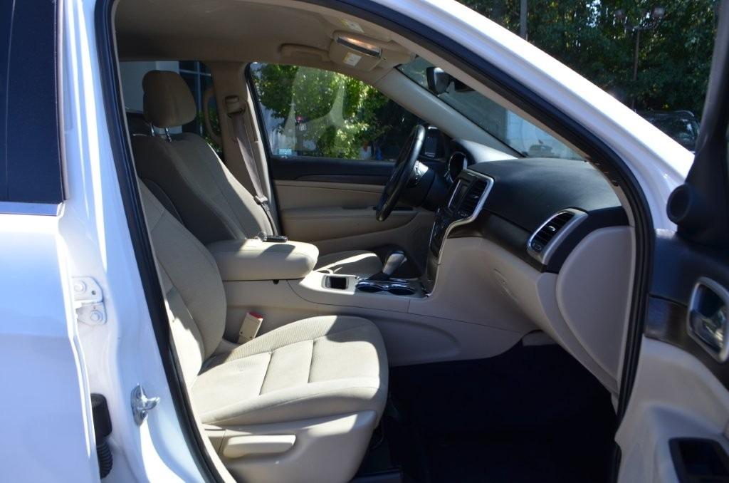 Jeep Grand Cherokee photo 9