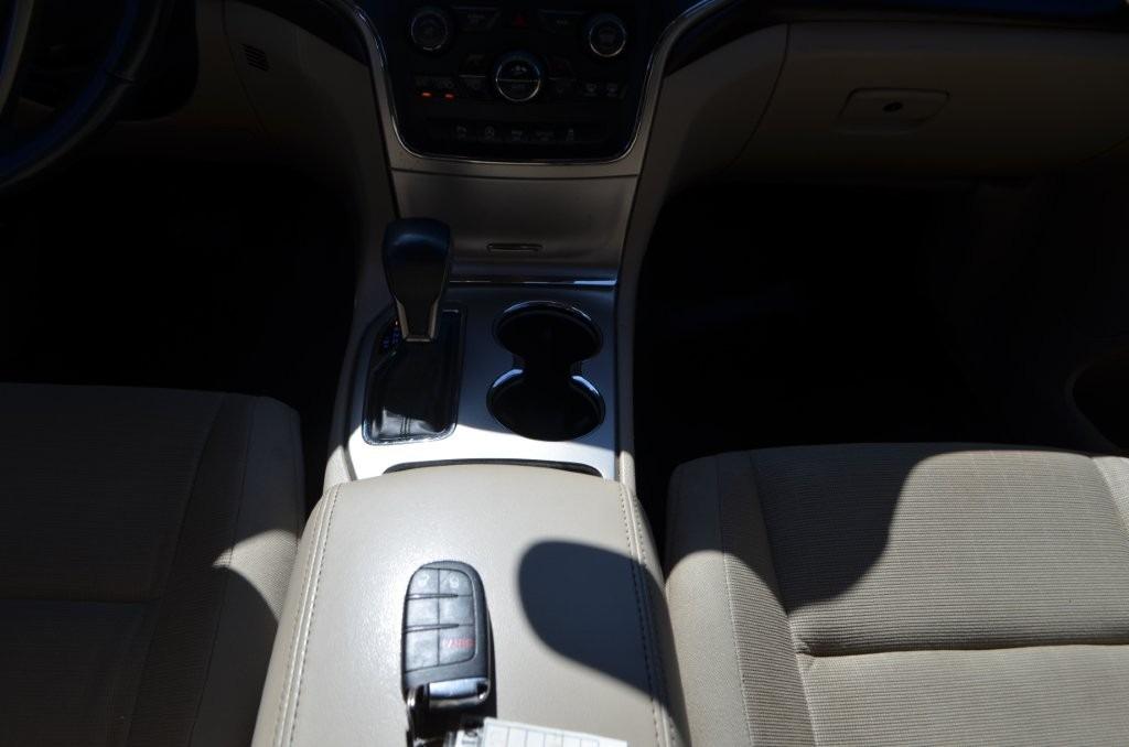 Jeep Grand Cherokee photo 16