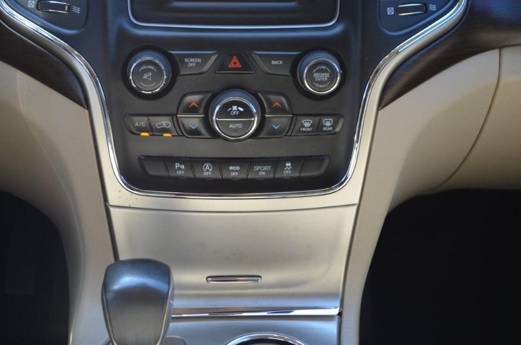 Jeep Grand Cherokee photo 15