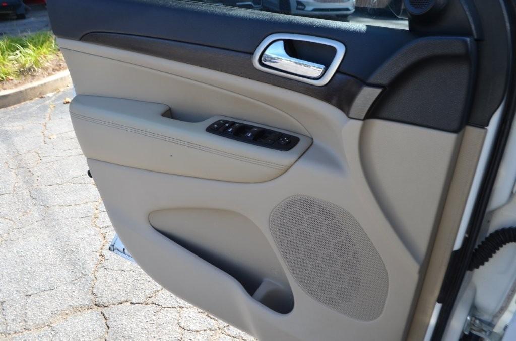 Jeep Grand Cherokee photo 19