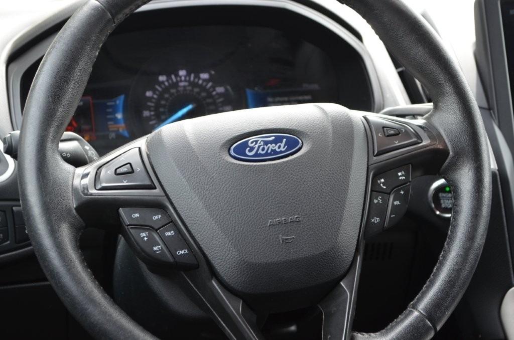 Ford Edge photo 16